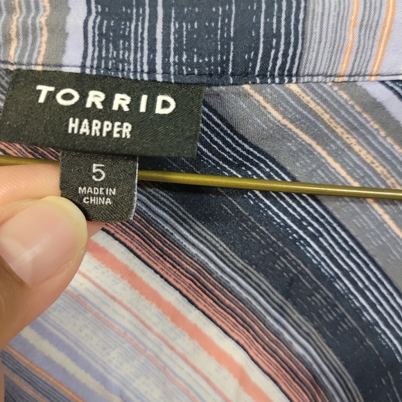 Torrid Harper Blouse - Picture 3 of 4